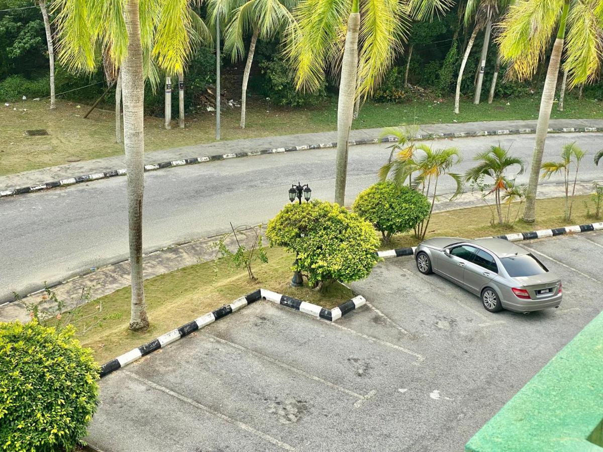 Apartament Marina Cove, Lumut Zewnętrze zdjęcie